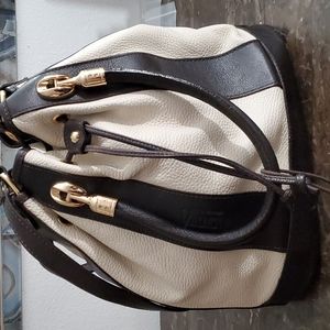 VALENTINA LEATHER POCKETBOOK
